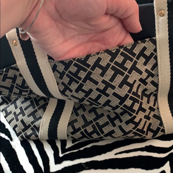 Tommy Hilfiger Bag - Picture 8 of 8